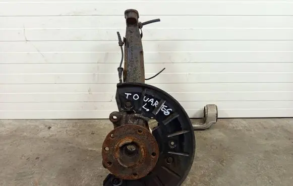Volkswagen Touareg II Front wheel hub 7P6407245A