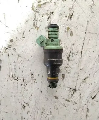 BMW 5 E39 Fuel injector 0280150415