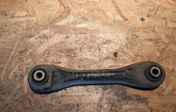 Volvo V40 Rear suspension control arm 