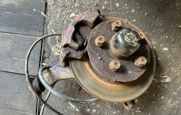 Volkswagen Transporter - Caravelle T3 Front wheel hub spindle knuckle 123312