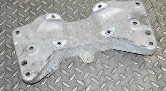 BMW 5 F10 F11 Gearbox mounting bracket 6775913