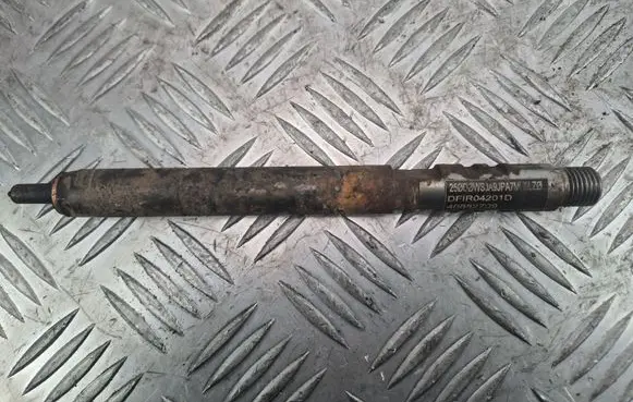Mercedes-Benz C W204 Fuel injector A6460700987 DF1R04201D 40652709