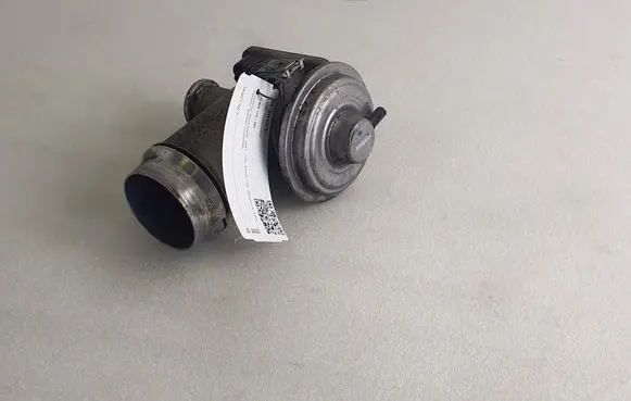 BMW 3 E90 E91 EGR valve 70051200 7804381