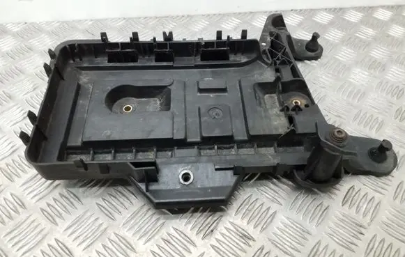 Skoda Yeti (5L) Battery tray 1K0915333 1K0915333H