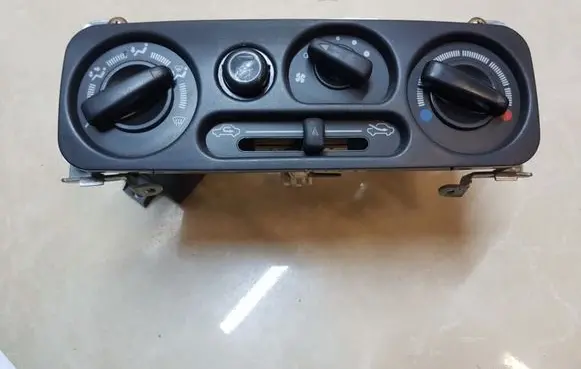 Mitsubishi Pajero Sport I Climate control unit MR360556