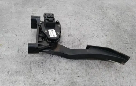 Opel Astra H Accelerator throttle pedal 9157998BK