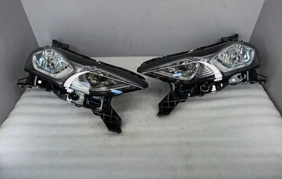 Citroen DS3 Headlights/headlamps set 89090L06 82000880180 9820840880