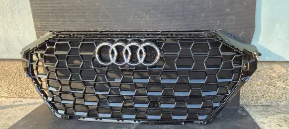 Audi RSQ3 Front grill