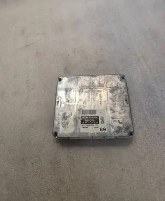 Toyota Avensis T250 Engine control unit/module MB1758006326 8966105690
