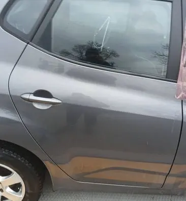 KIA Venga Rear door