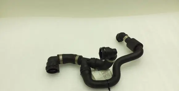 Mercedes-Benz GLC X253 C253 Engine coolant pipe/hose A2135016982