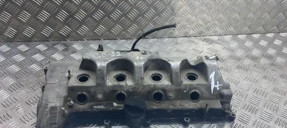 Toyota Avensis T250 Rocker cam cover 112010R011