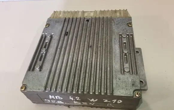 Mercedes-Benz E W210 Engine control unit/module A0205454932 0261204138