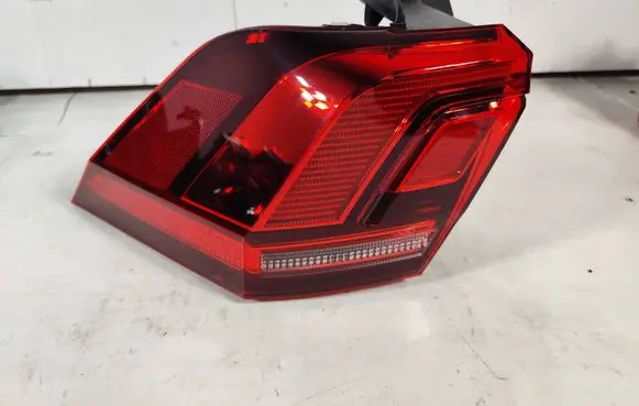 Volkswagen Tiguan Rear/tail lights 5NA945095B 2SD01251901