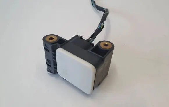 BMW 1 E82 E88 Airbag deployment crash/impact sensor 6911003 5046577 0285003900