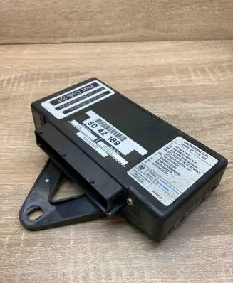 Saab 9-3 Ver1 Central body control module 5042189 52010555C