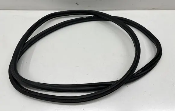 BMW 2 F46 Rear door rubber seal (on body) 