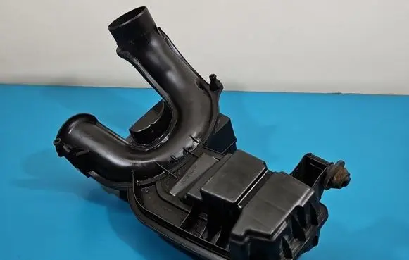 Intake resonator