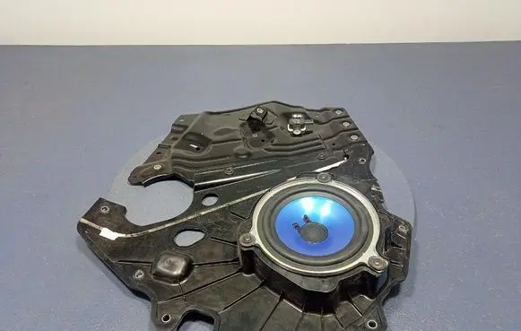 Maserati Levante Subwoofer speaker 6700363680