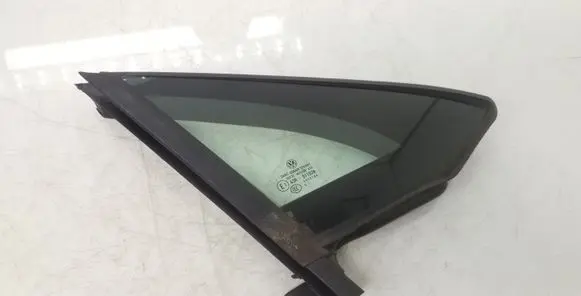 Volkswagen PASSAT B8 Front door vent window glass four-door 3G0845114F