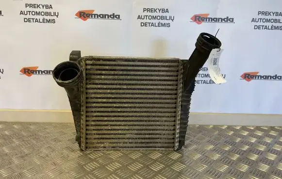 Volkswagen Touareg I Intercooler radiator 7L6145804