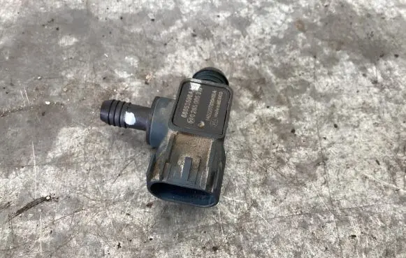 Chrysler Town u0026 Country V Engine mount vacuum valve 68053596AA 0265005319 140220T030400A