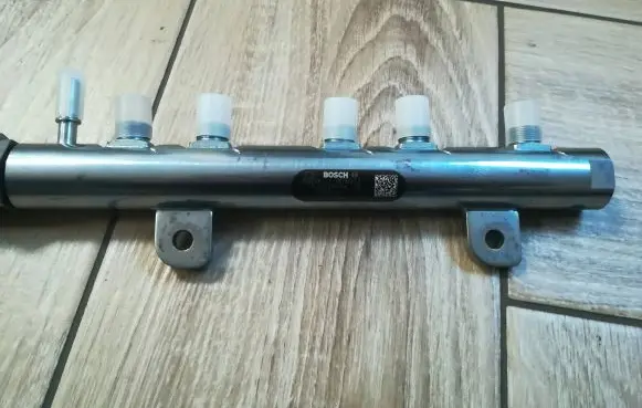 Jeep Grand Cherokee Fuel main line pipe 0445216044 007973L3 35022119G
