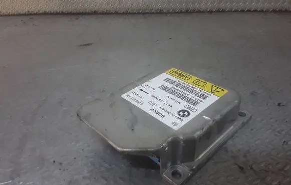 Mini One - Cooper R50 - 53 Airbag control unit/module 6915886