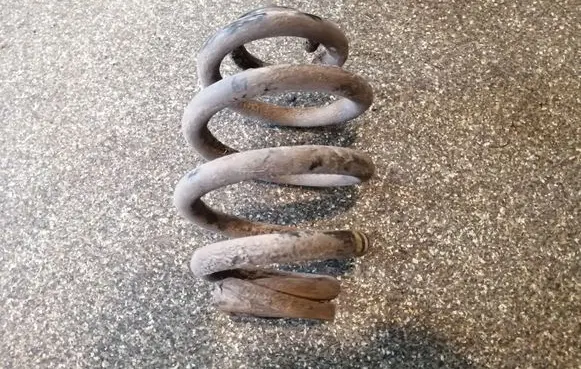 Volkswagen Multivan T5 Rear coil spring