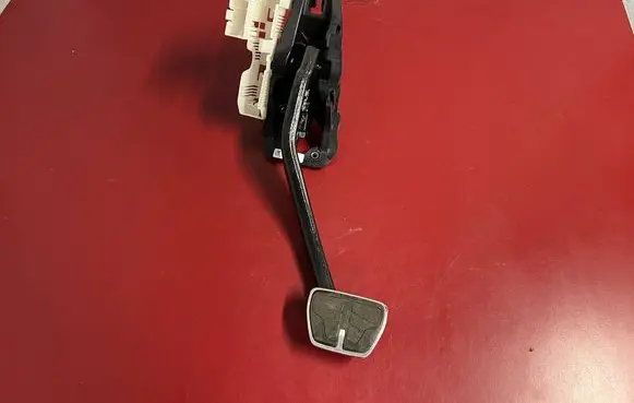 BMW X5 G05 Brake pedal 6874279