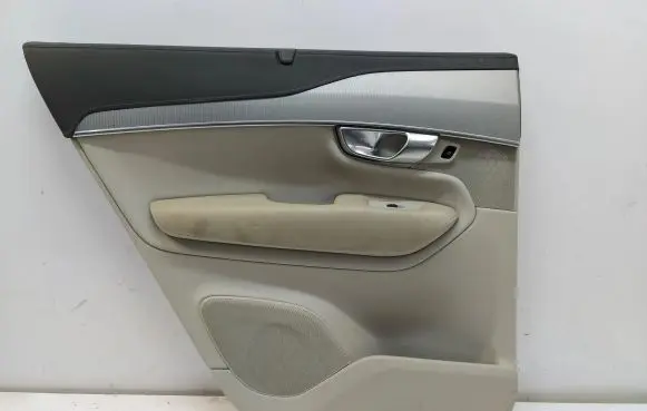 Volvo XC90 Rear door card panel trim