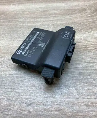 Volkswagen Golf Plus Gateway control module 1K0907530E 1K0907951 USED