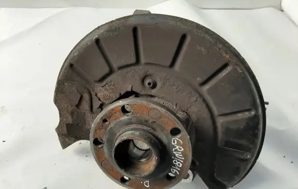 Volkswagen PASSAT B7 Front wheel hub