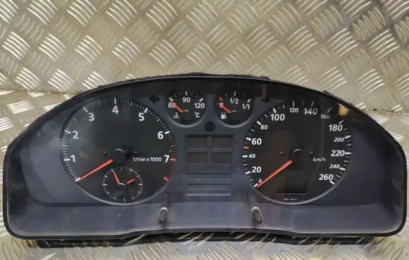 Audi A4 S4 B5 8D Speedometer (instrument cluster) 8D0919034B 011096