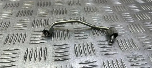 Fuel injector supply line/pipe