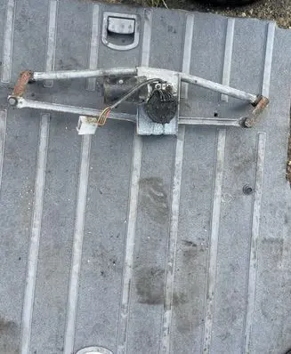 Mercedes-Benz Sprinter W901 W902 W903 W904 Front wiper linkage and motor 0390241345