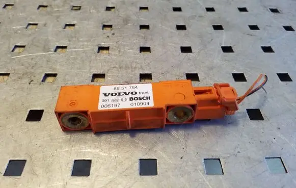 Volvo XC90 Airbag deployment crash/impact sensor 010904 8651754