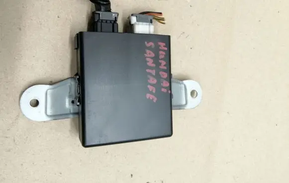 Hyundai Santa Fe Window wiper relay 9875026000