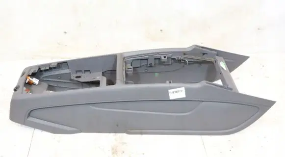 Audi Q7 4L Center console 0824425346