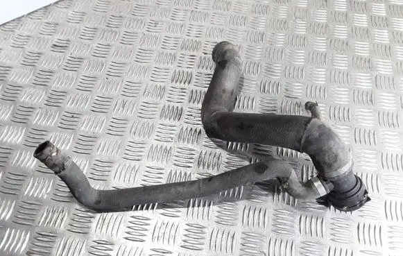 Engine coolant pipe/hose
