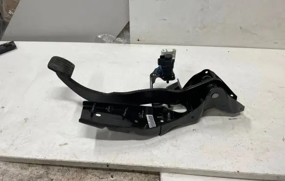 Ford S-MAX Brake pedal 7G9N2D094JA