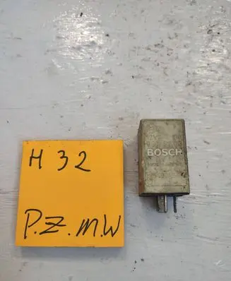 Volkswagen Golf IV Other relay 0332512013