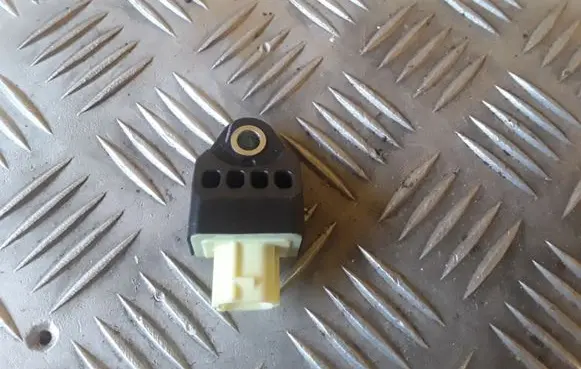 Subaru Outback Airbag deployment crash/impact sensor 98237AG020