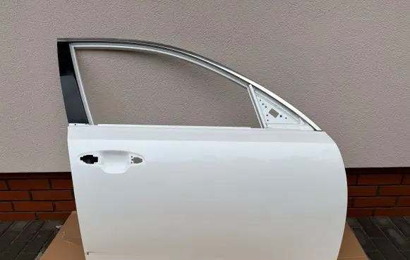 KIA Ceed Front door