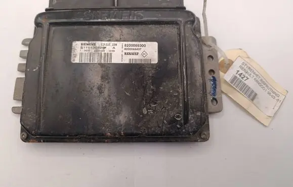 Renault Kangoo I Engine control unit/module 8200069300 8200044437 S110130326F