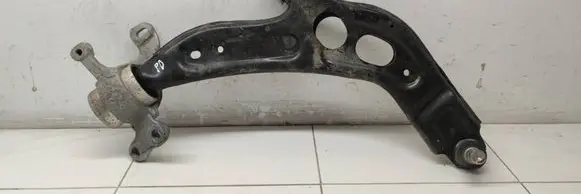 BMW 1 F40 Front lower control arm/wishbone 8831646