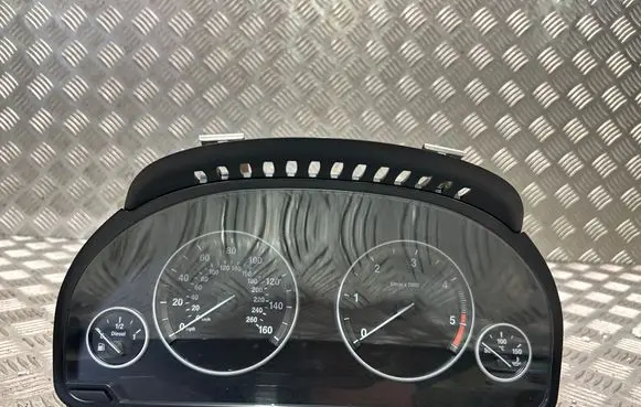 BMW 5 F10 F11 Speedometer (instrument cluster) 9227616