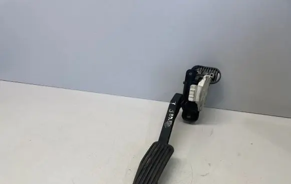 Volvo S80 Accelerator throttle pedal 9496821
