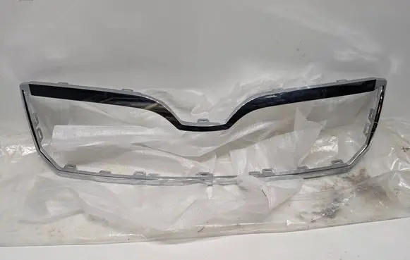 Skoda Superb B6 (3T) Front bumper upper radiator grill 3T0853607B