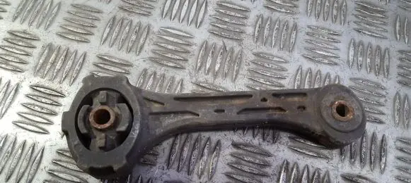 Subaru Legacy Engine mount bracket